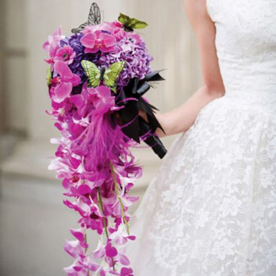 Где свадьба – там и цветы. И самый красивый, а также для некоторых самый желанный – букет невесты. 
